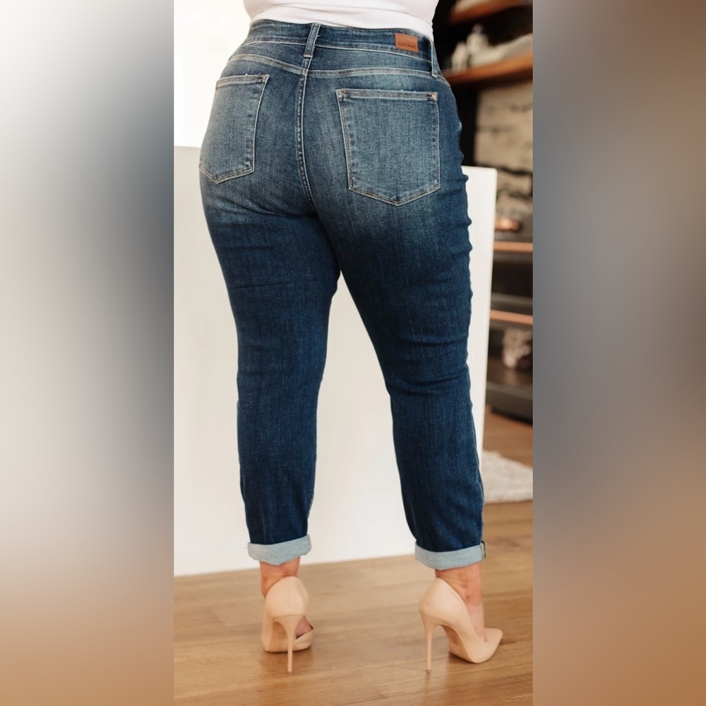 Judy Blue Mid-Rise Boyfriend Crop Cuffed Jeans Dark Wash Size 22W NEW Stretch - Picture 2 of 11